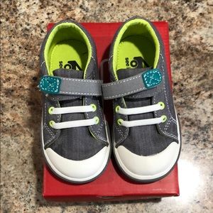 See Kai Run Boys Size US 8 EU 24 Lee Denim